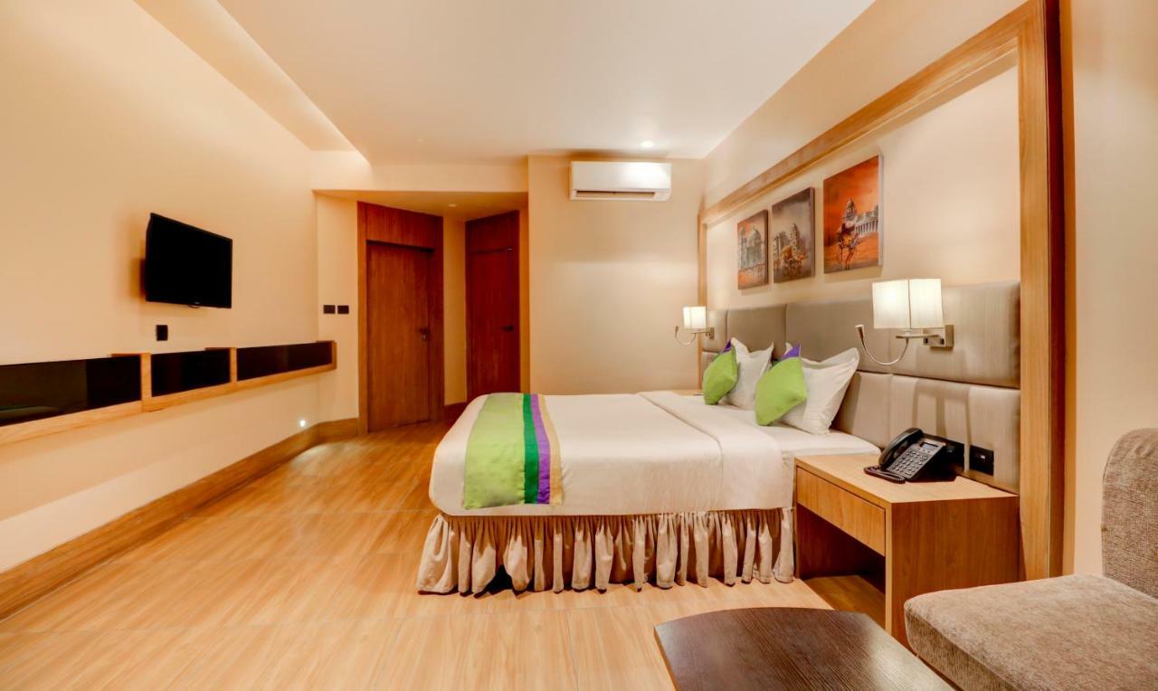 Treebo Radhe Palace Calcuta Exterior foto