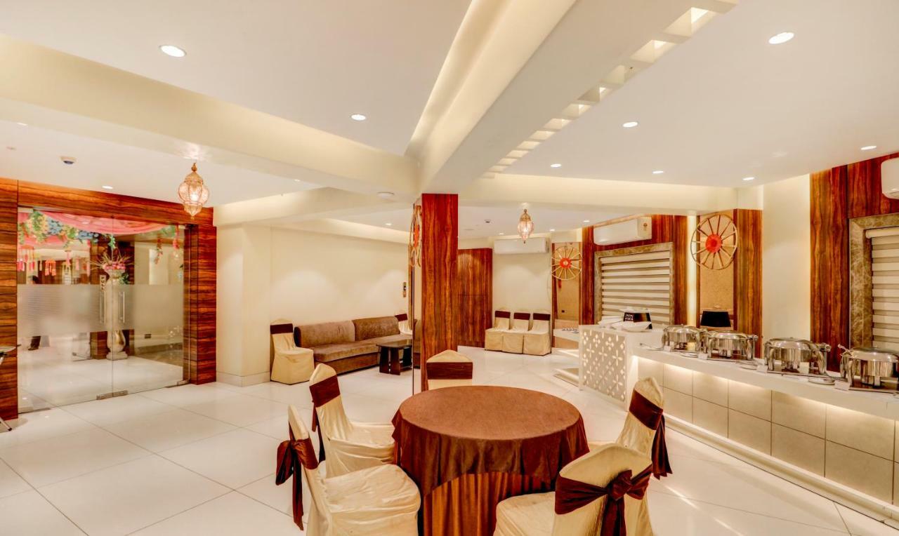 Treebo Radhe Palace Calcuta Exterior foto